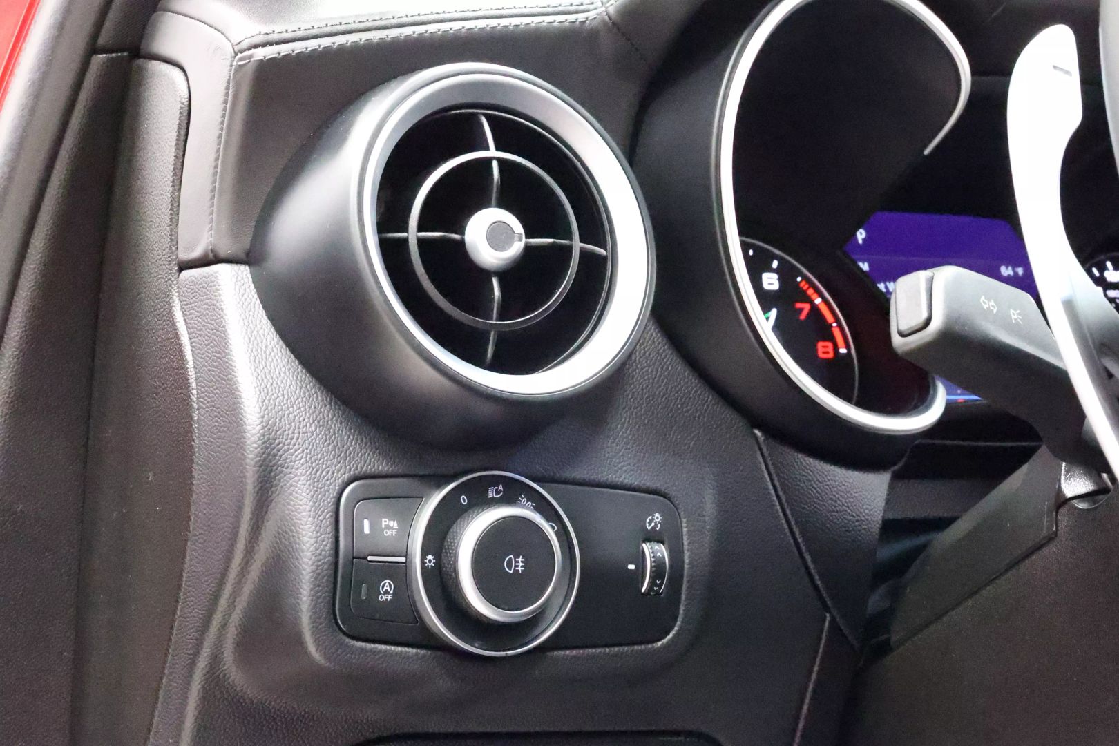 2022 Alfa Romeo Stelvio - Image 17