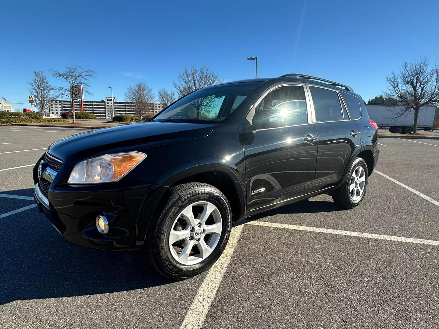 2011 Toyota RAV4 Limited photo 8