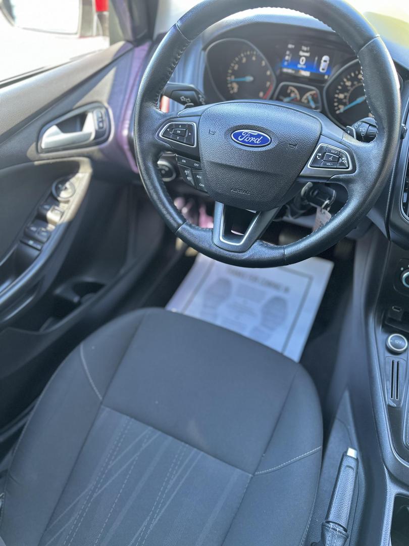 2015 Ford Focus SE photo 5