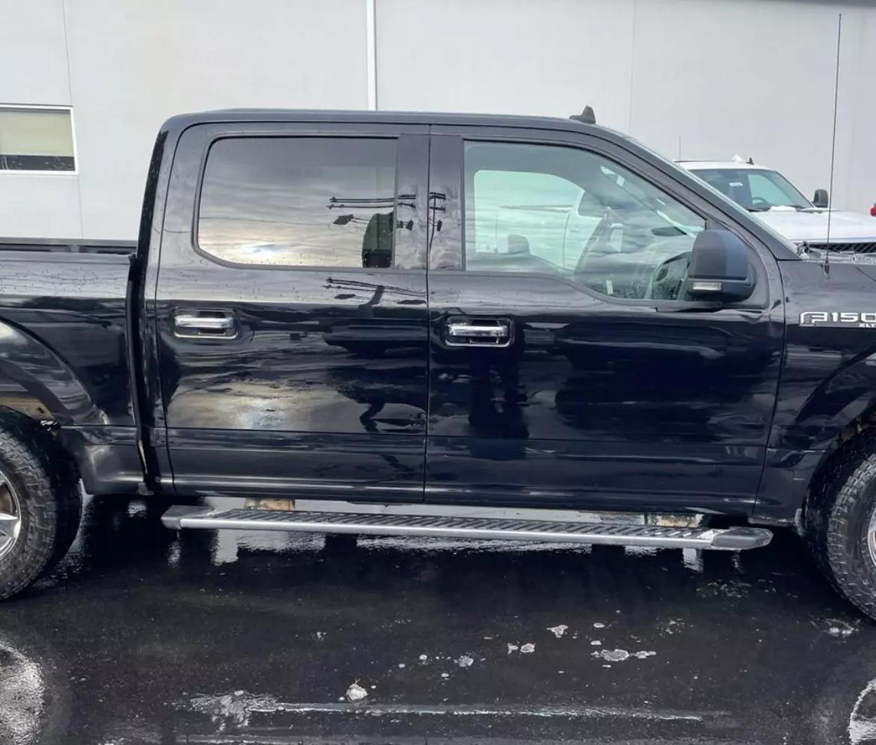 2019 Ford F-150 XLT photo 22