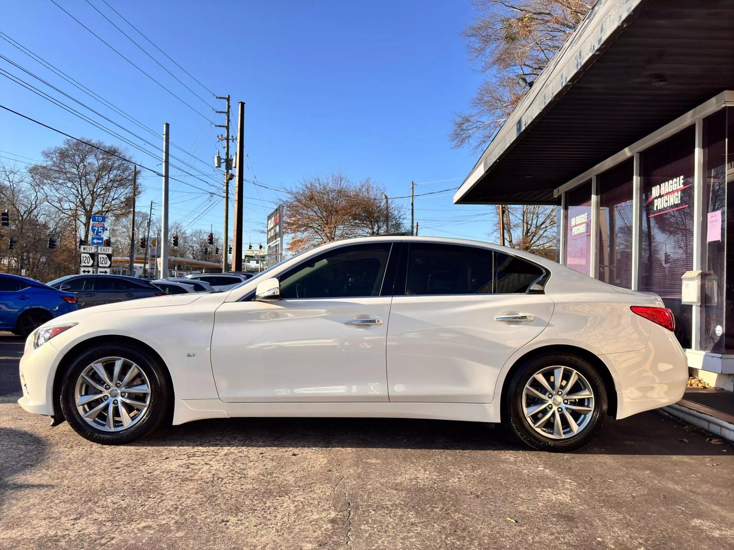 2015 INFINITI Q50 Premium photo 4