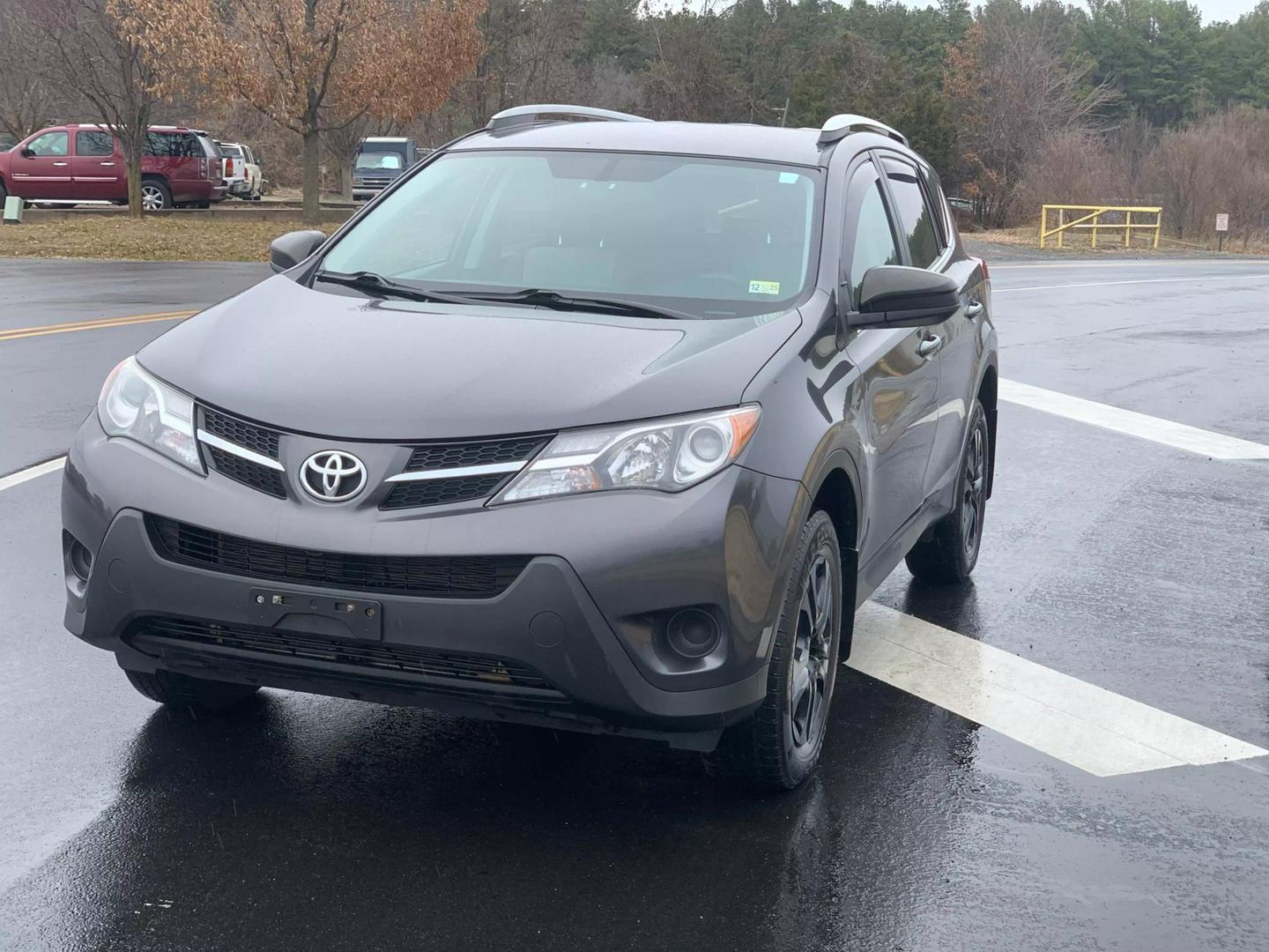 2015 Toyota RAV4 LE photo 18