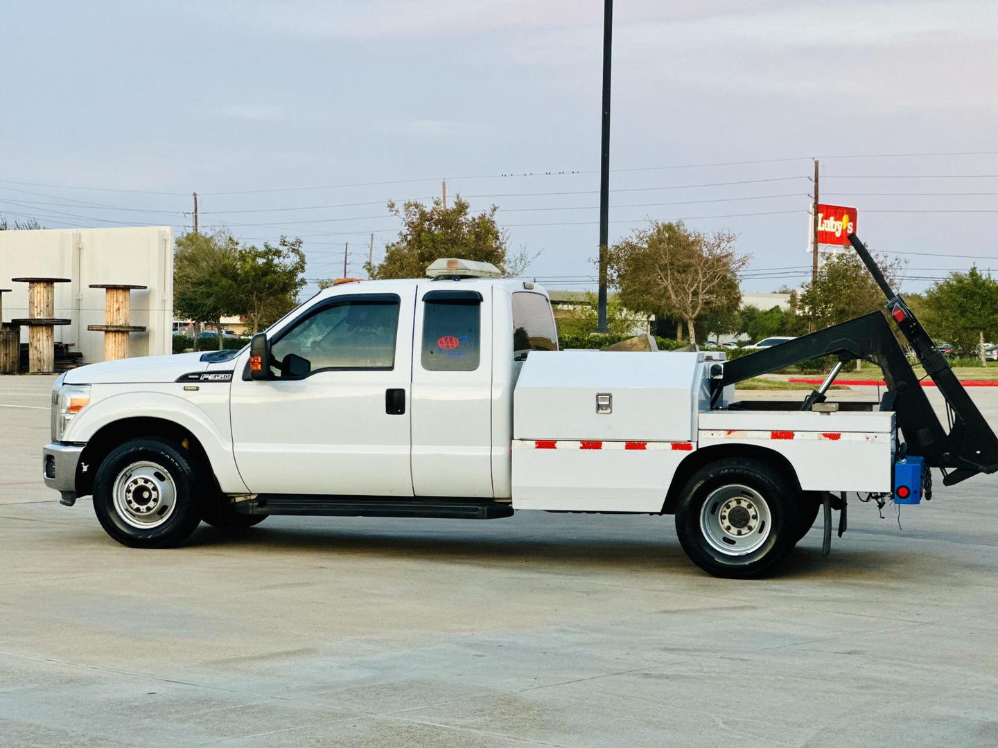 2012 Ford F-350 Super Duty Chassis Cab null photo 5