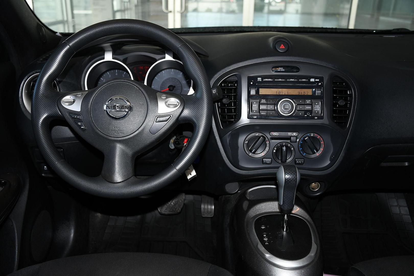 2014 Nissan JUKE S photo 24