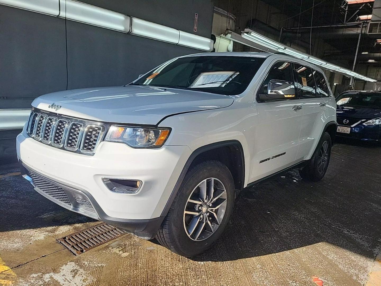 2018 Jeep Grand Cherokee Limited photo 2