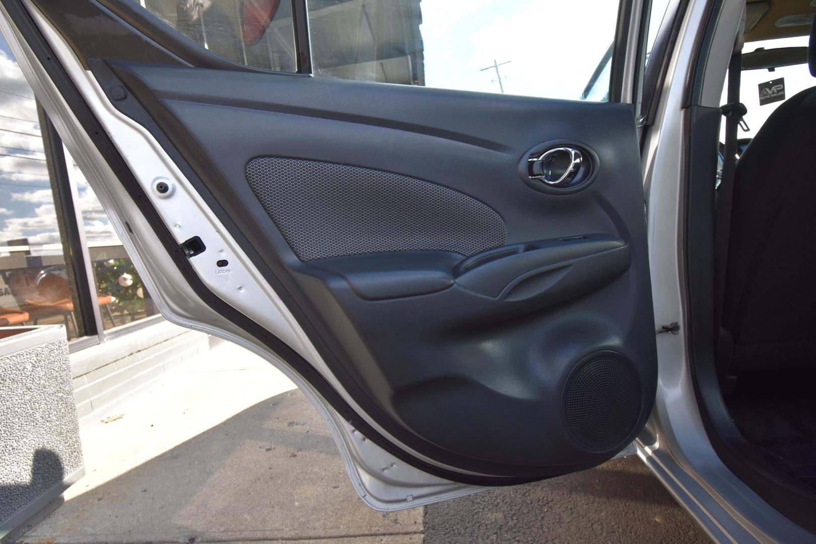 2018 Nissan Versa Sedan SV photo 22