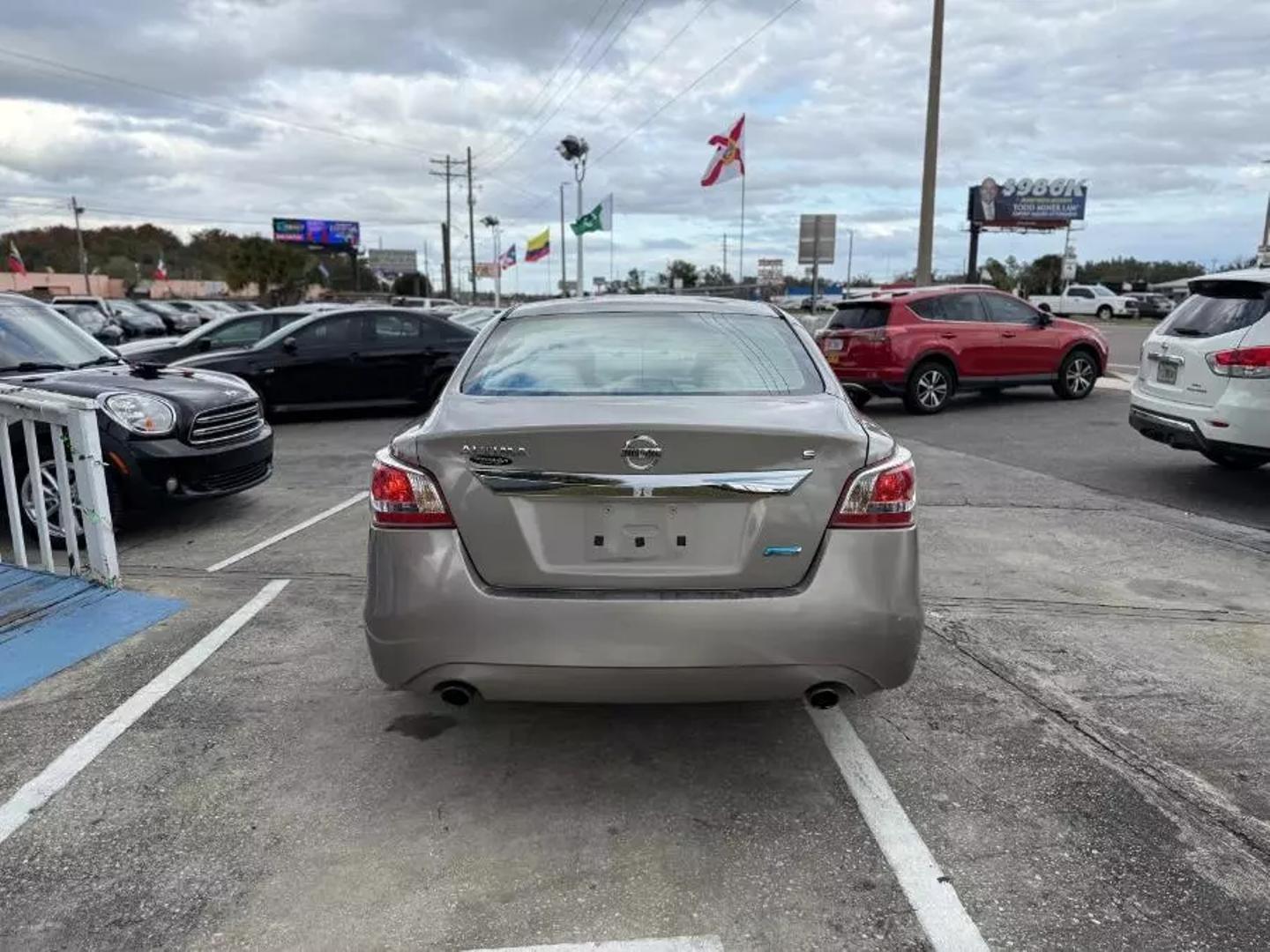 2013 Nissan Altima Sedan S photo 7