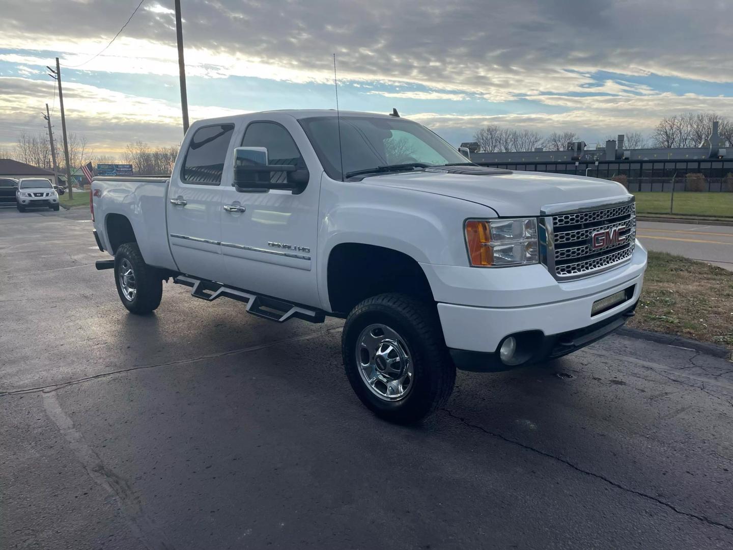 2011 GMC Sierra 2500 Denali HD Denali photo 3