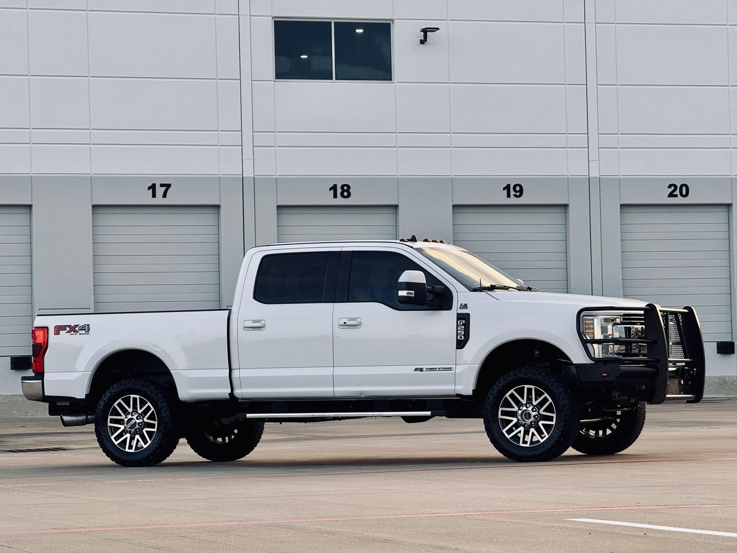 2019 Ford F-250 Super Duty Lariat photo 5