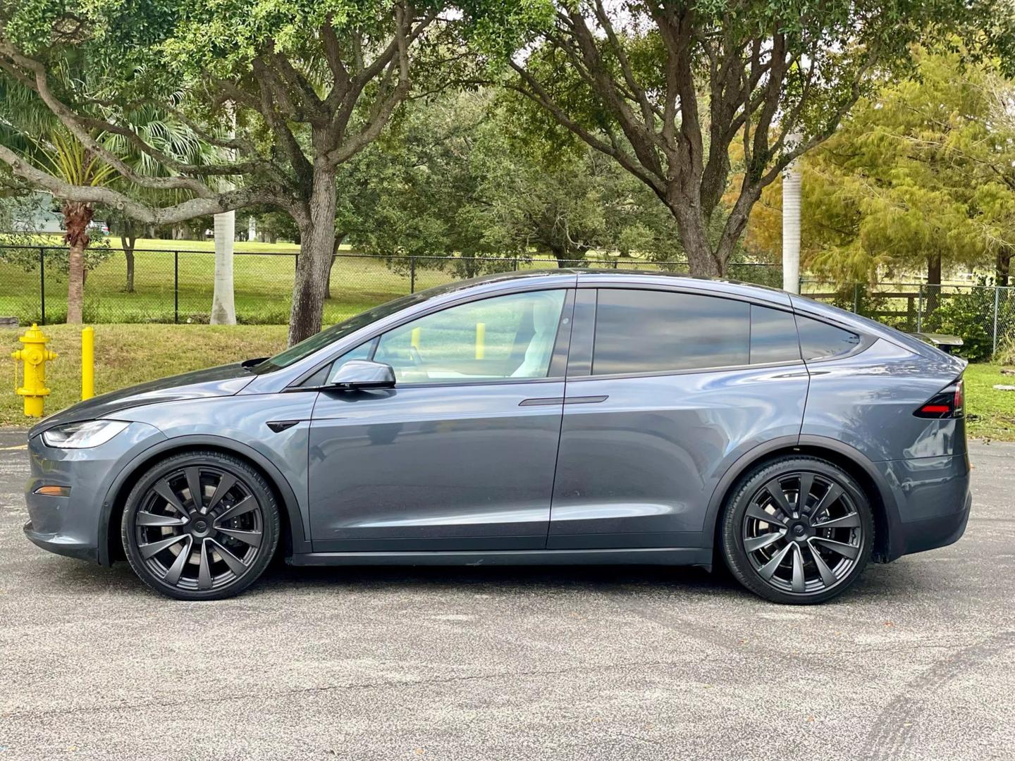 2023 Tesla Model X Long Range photo 2