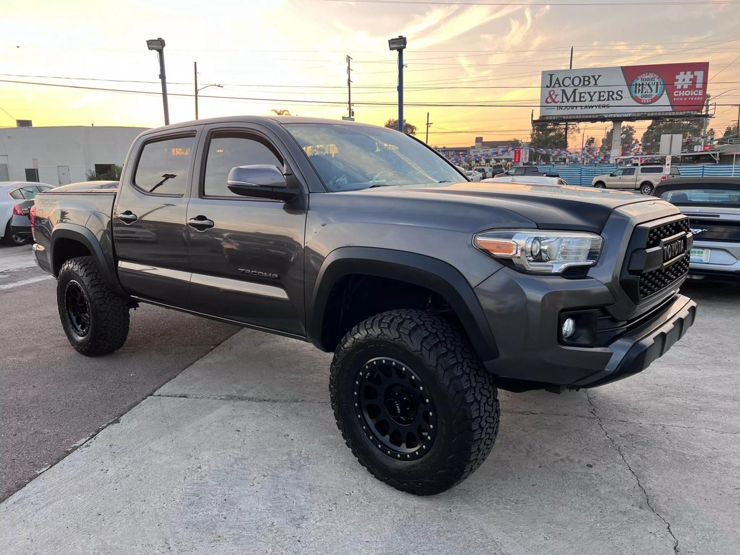 2017 Toyota Tacoma TRD Off Road photo 3