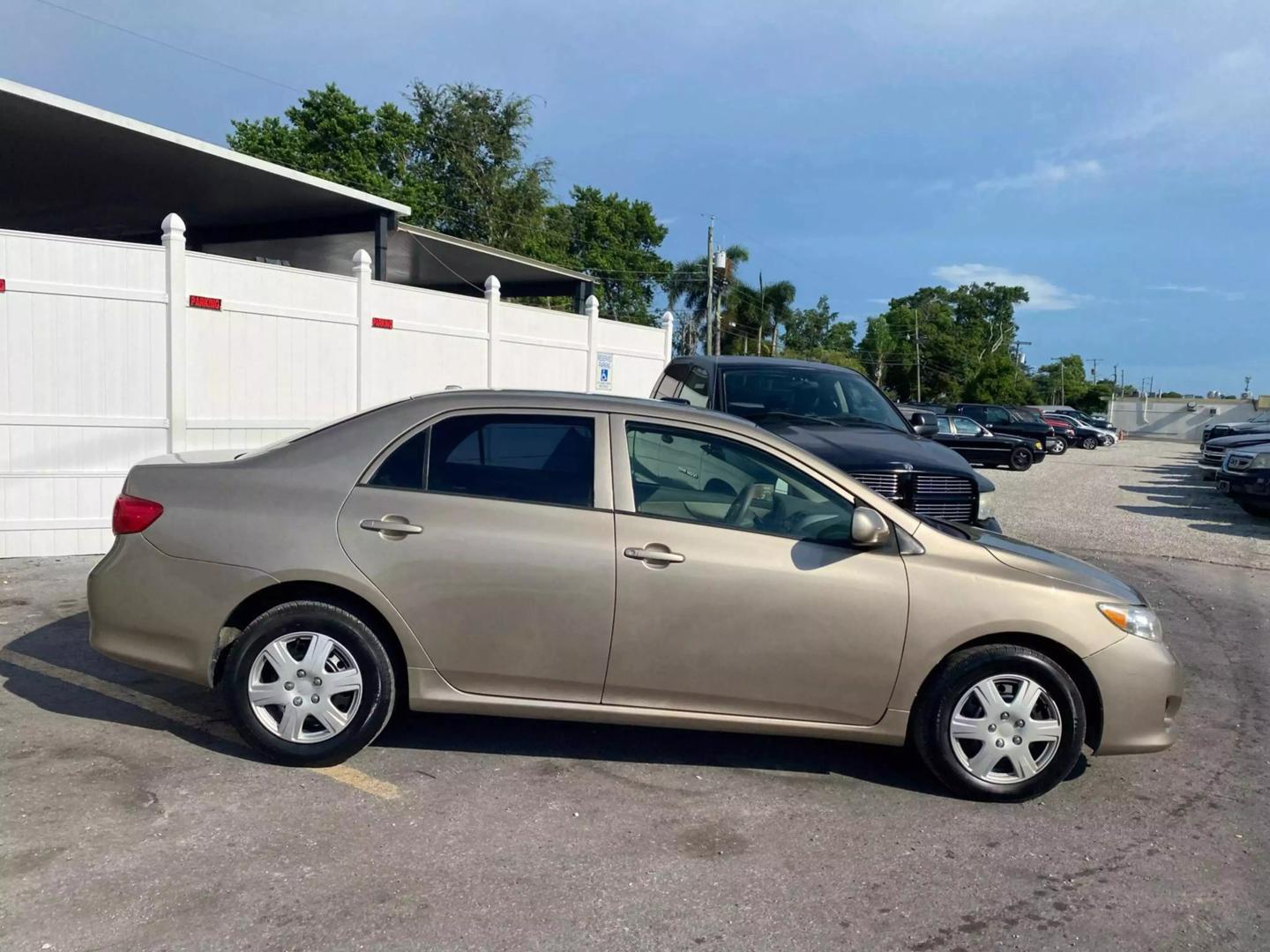 2009 Toyota Corolla S photo 5