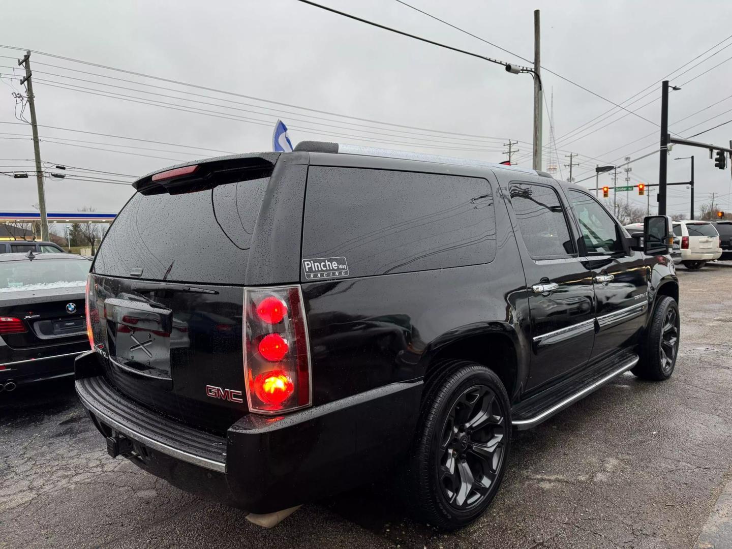 2007 GMC Yukon XL Denali photo 6