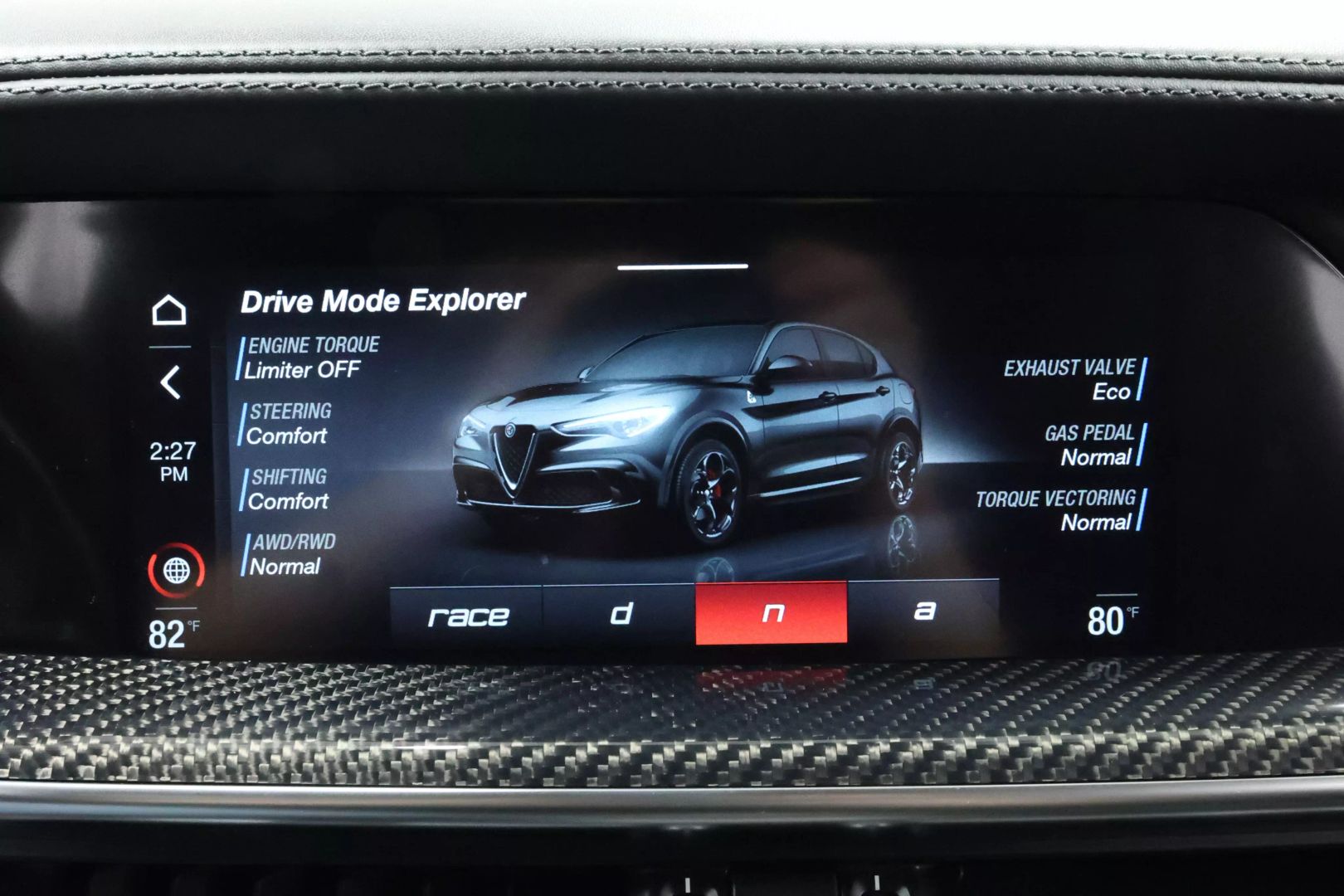 2022 Alfa Romeo Stelvio - Image 30