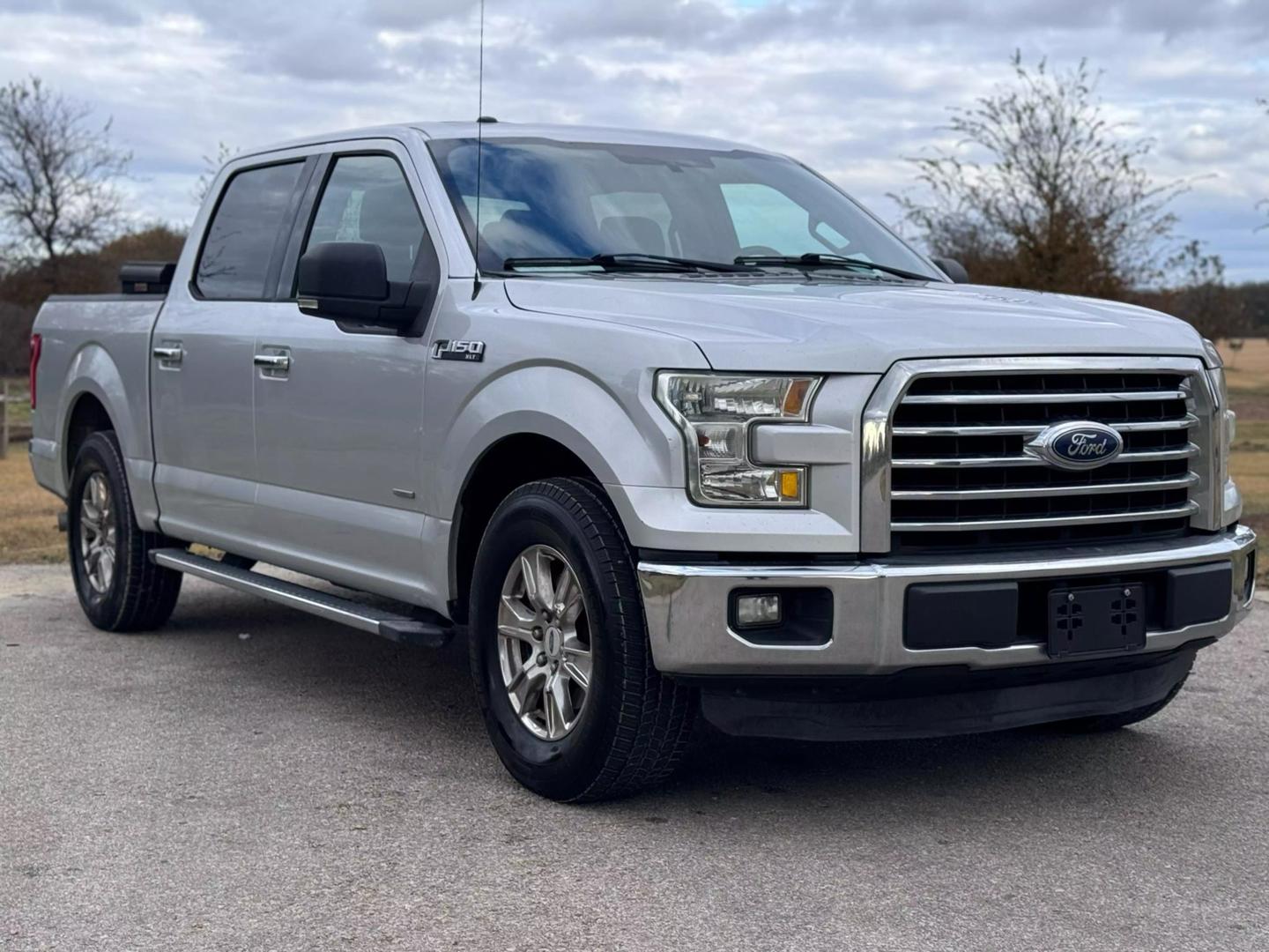 2015 Ford F-150 XLT photo 8