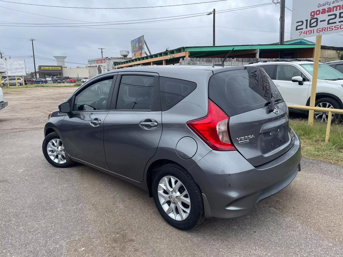 2018 Nissan Versa Note SV photo 3