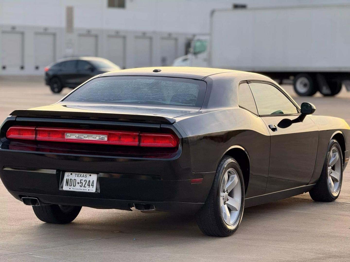 2014 Dodge Challenger R/T photo 10