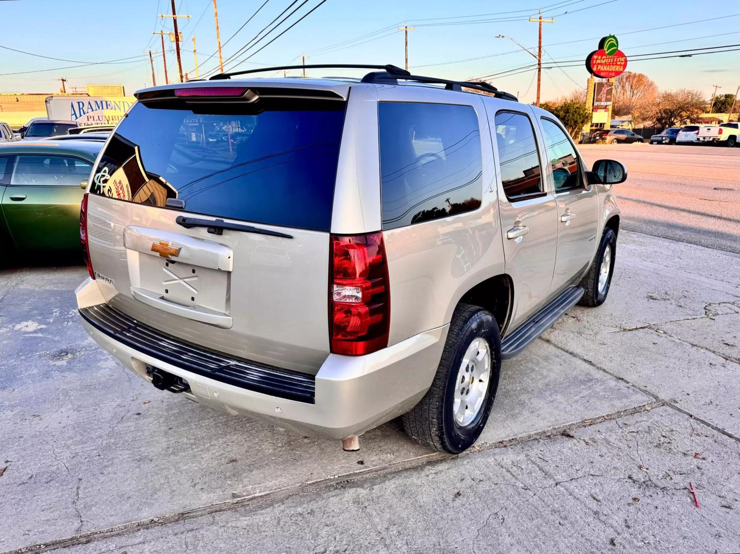 2013 Chevrolet Tahoe LT photo 3