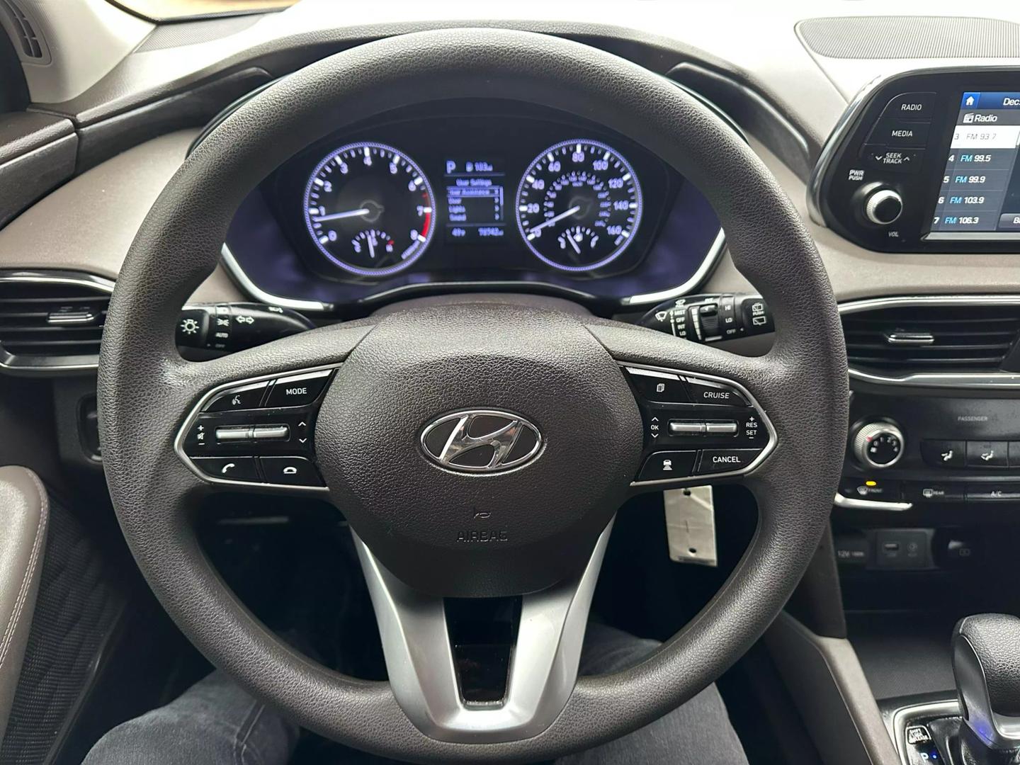 2019 Hyundai Santa Fe SE photo 25