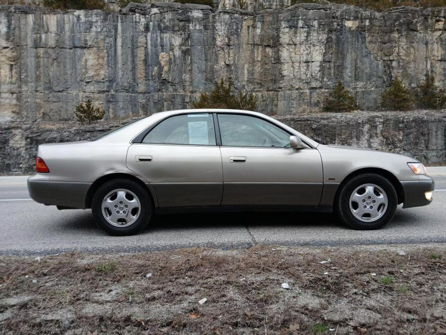 1999 Lexus ES 300 photo 6