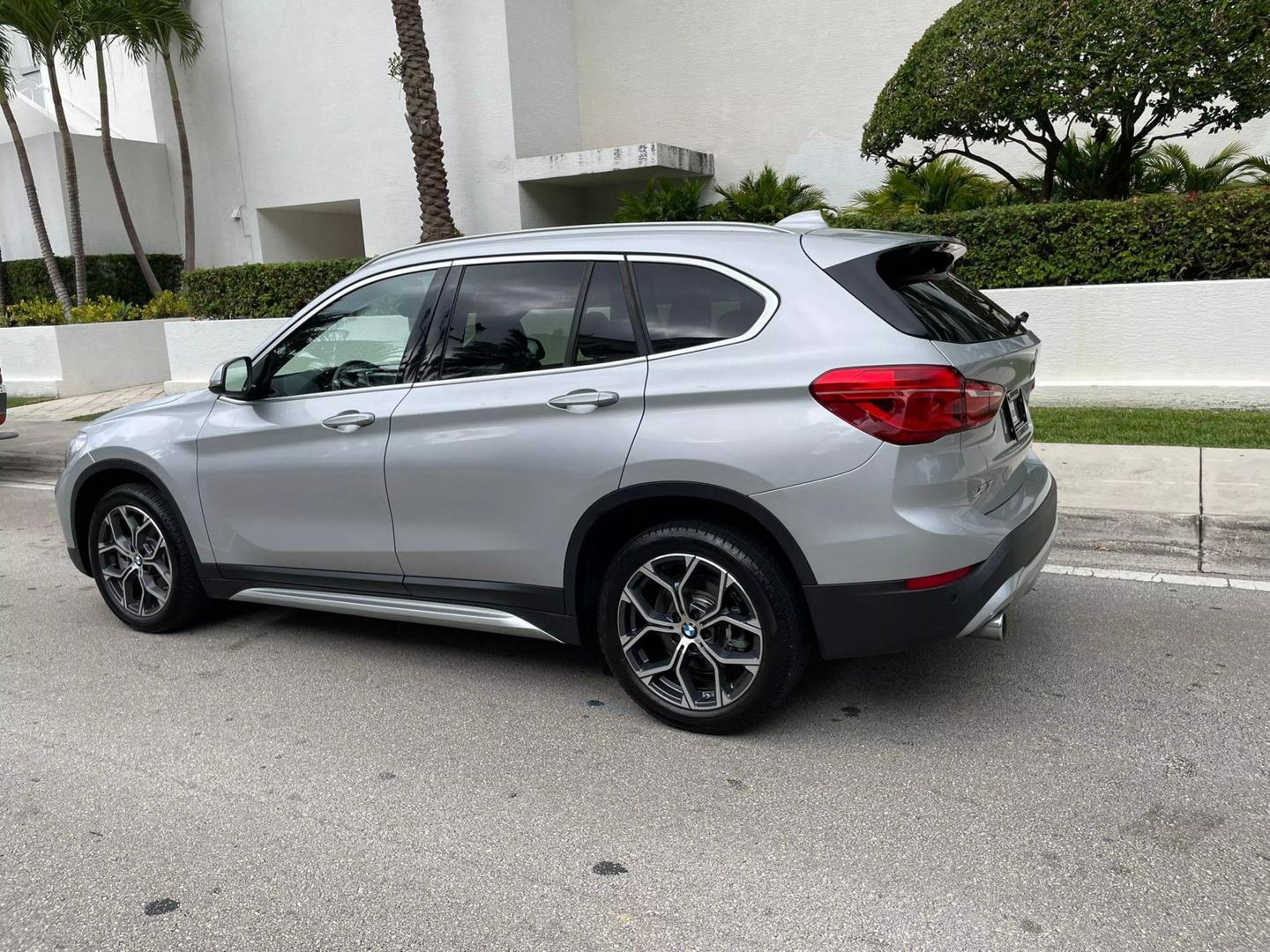 2021 BMW X1 28i photo 6