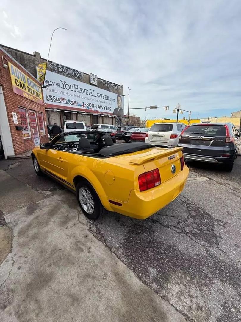 2006 Ford Mustang null photo 30