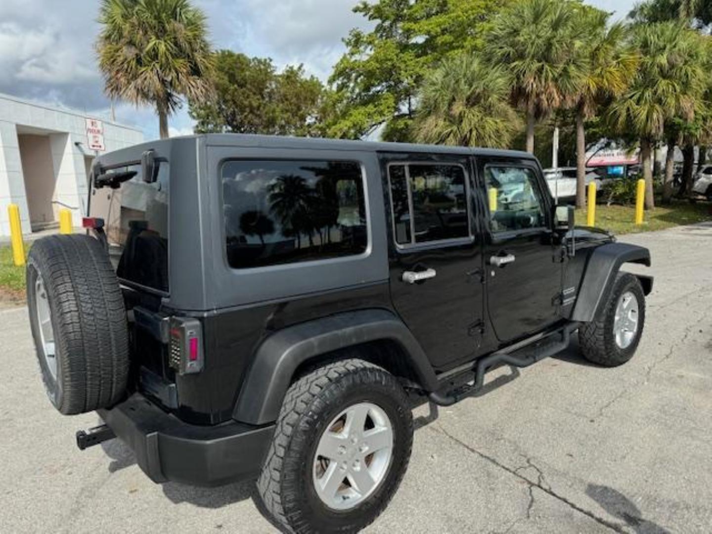 2015 Jeep Wrangler Unlimited Sport photo 7