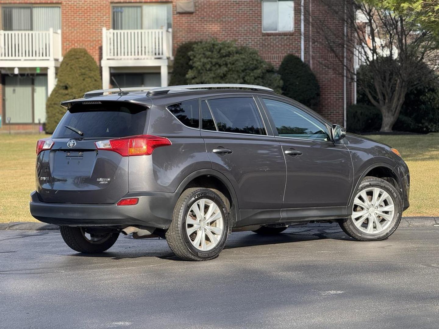 2014 Toyota RAV4 Limited photo 9