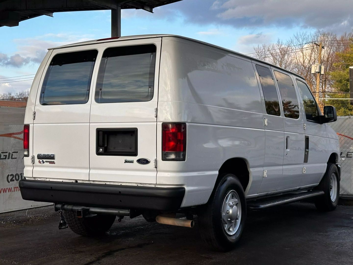 2013 Ford E250 Cargo - Image 11