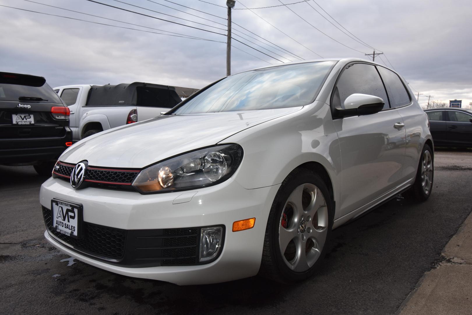 2010 Volkswagen GTI Base photo 3