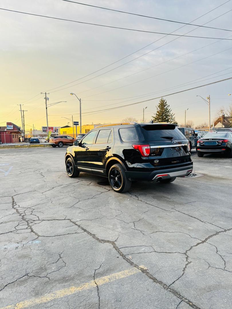 2017 Ford Explorer XLT photo 5