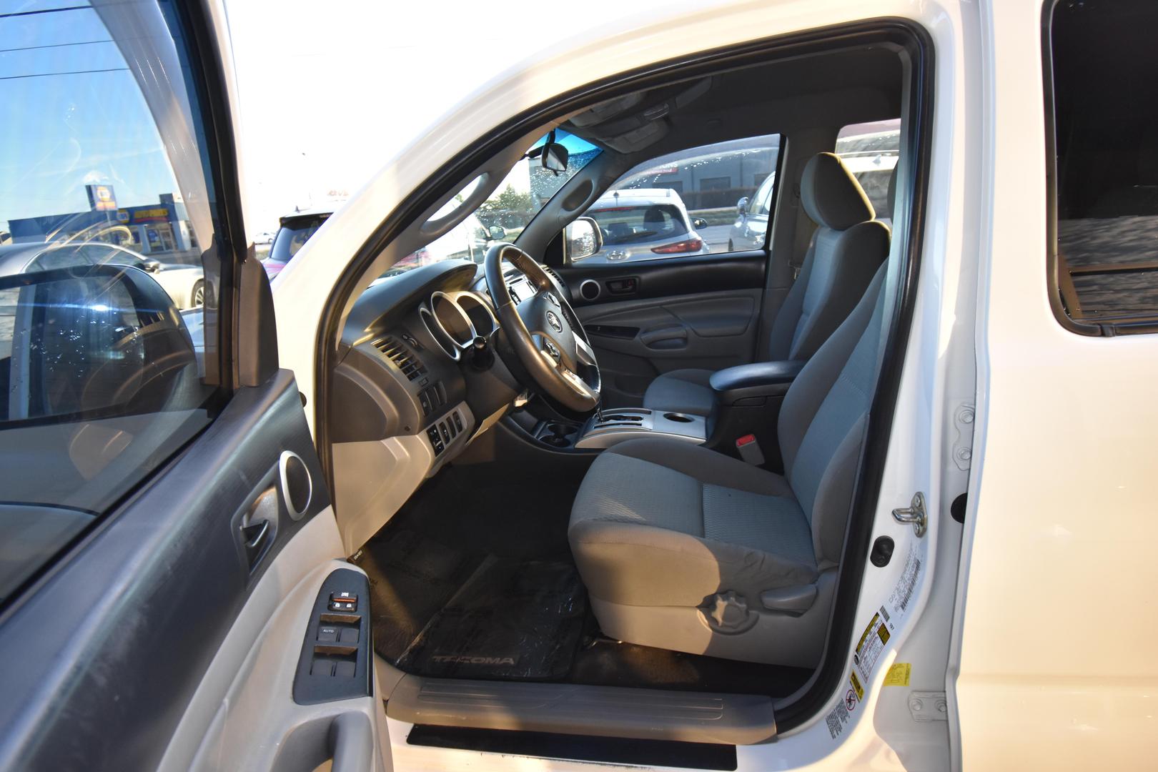 2014 Toyota Tacoma Base photo 10