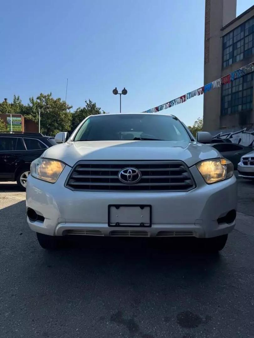 2008 Toyota Highlander Base photo 2