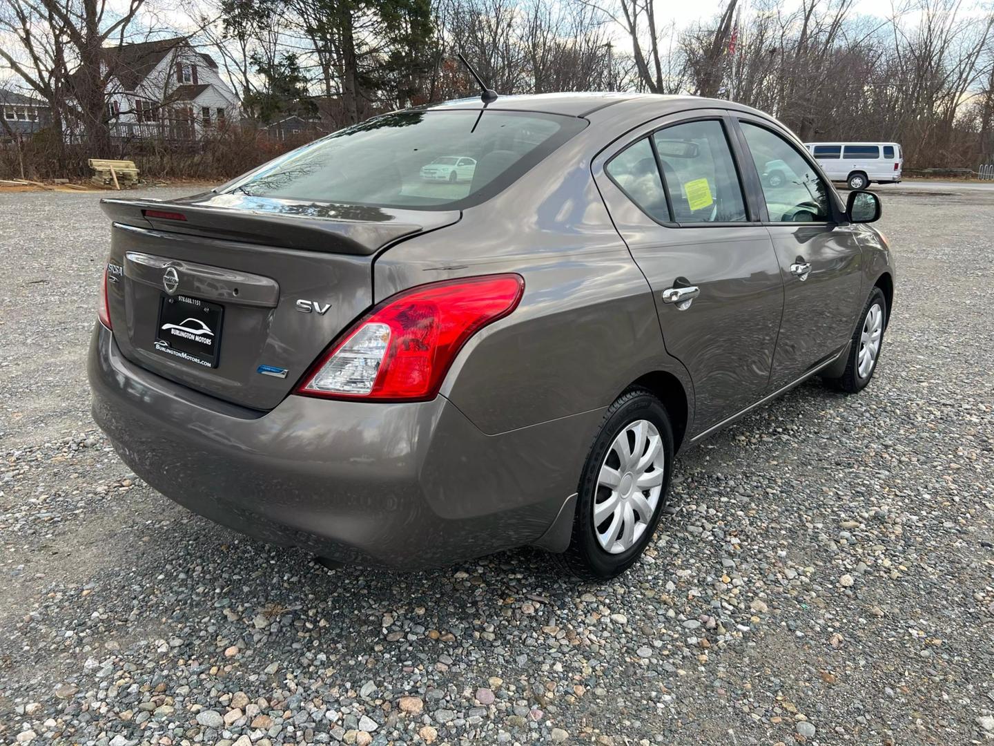 2014 Nissan Versa Sedan SV photo 5