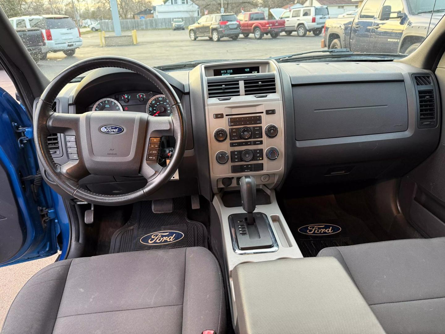 2011 Ford Escape XLT photo 14