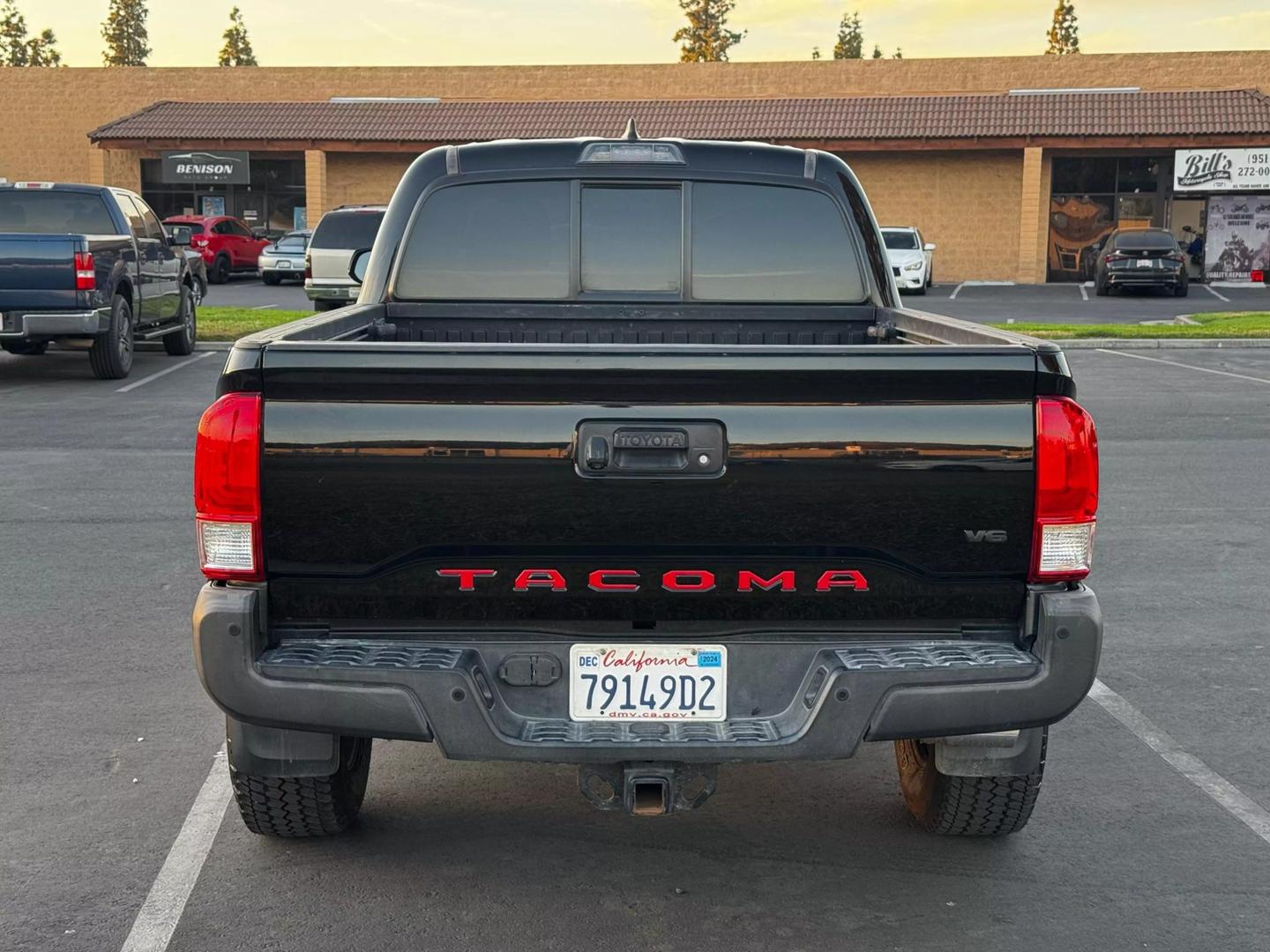 2017 Toyota Tacoma SR5 photo 4