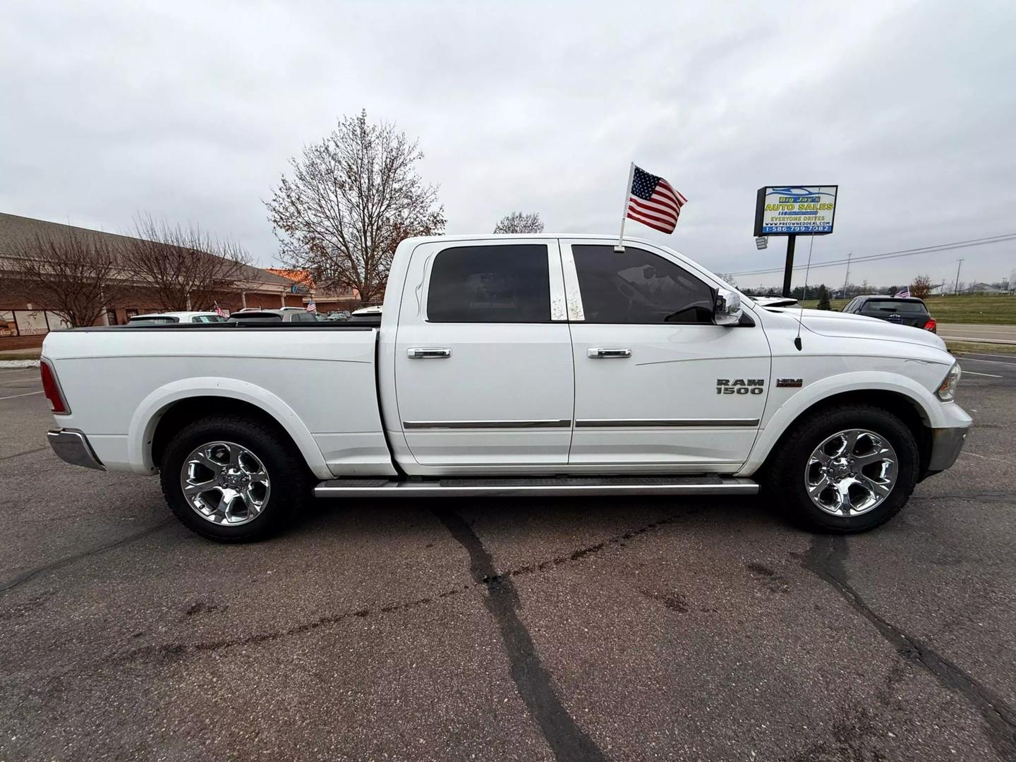 2015 RAM Ram 1500 Pickup Laramie photo 6