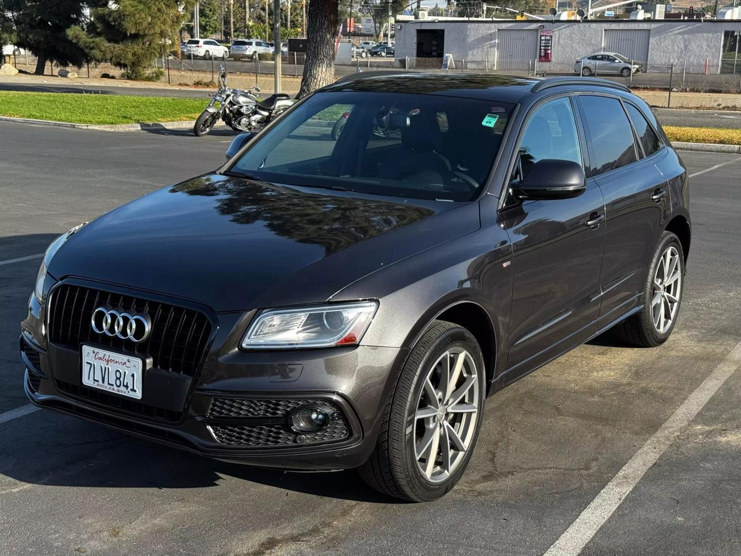 Audi Q5's photo