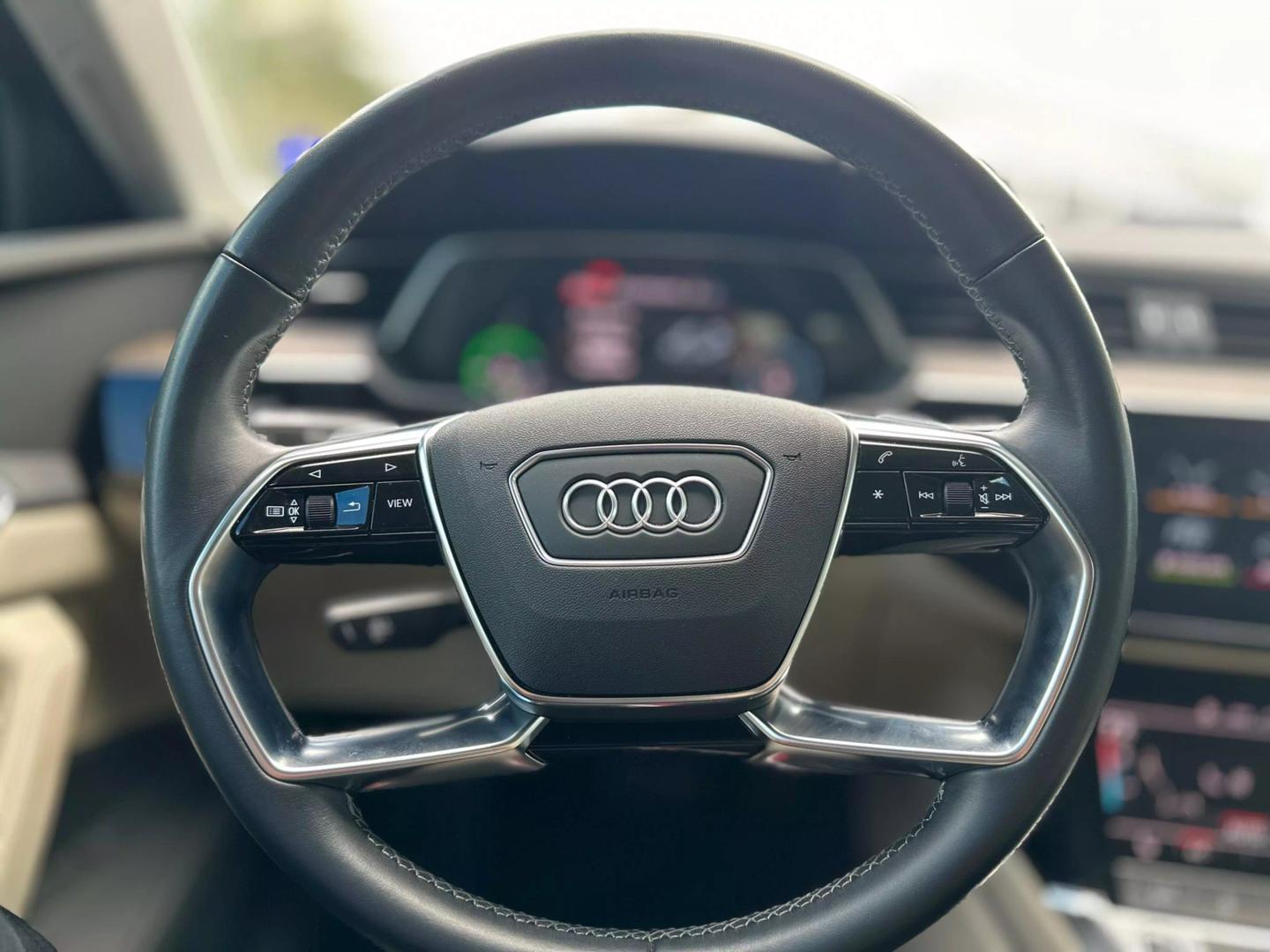 2022 Audi e-tron Premium photo 14