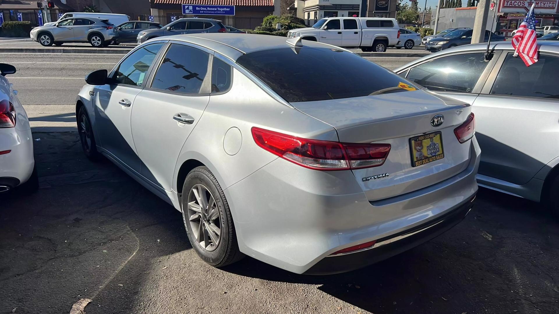 2016 Kia Optima LX photo 2