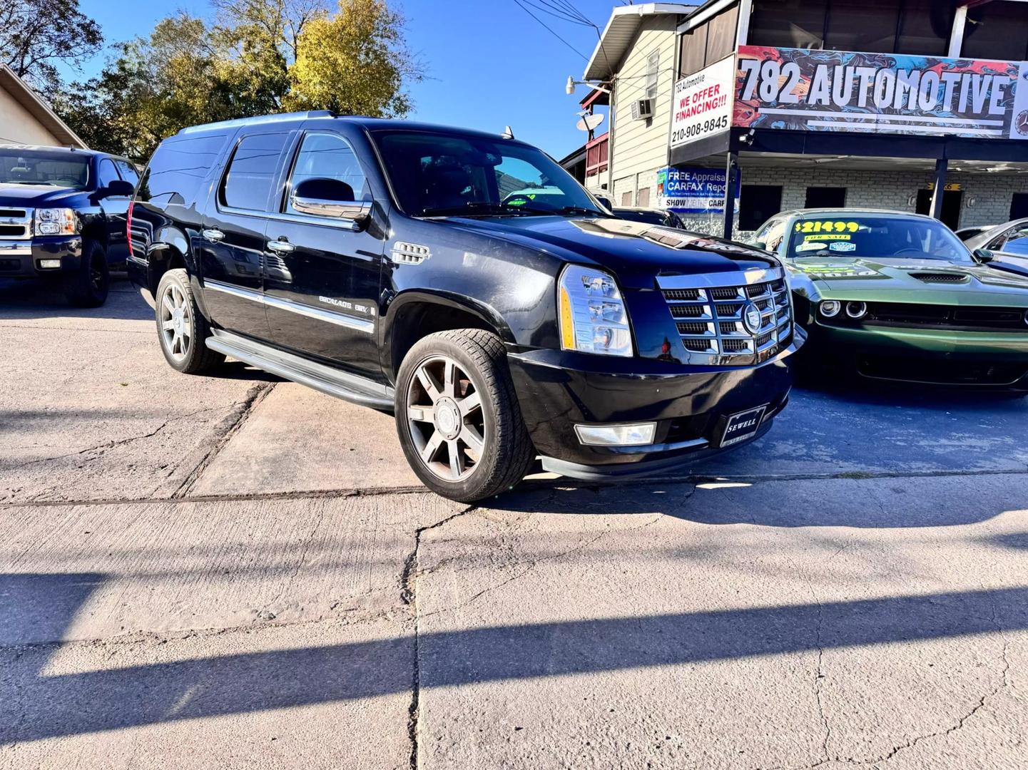 2007 Cadillac Escalade ESV Base photo 2