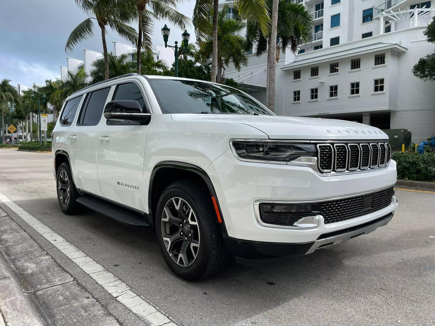 2024 Jeep Wagoneer Series III photo 3