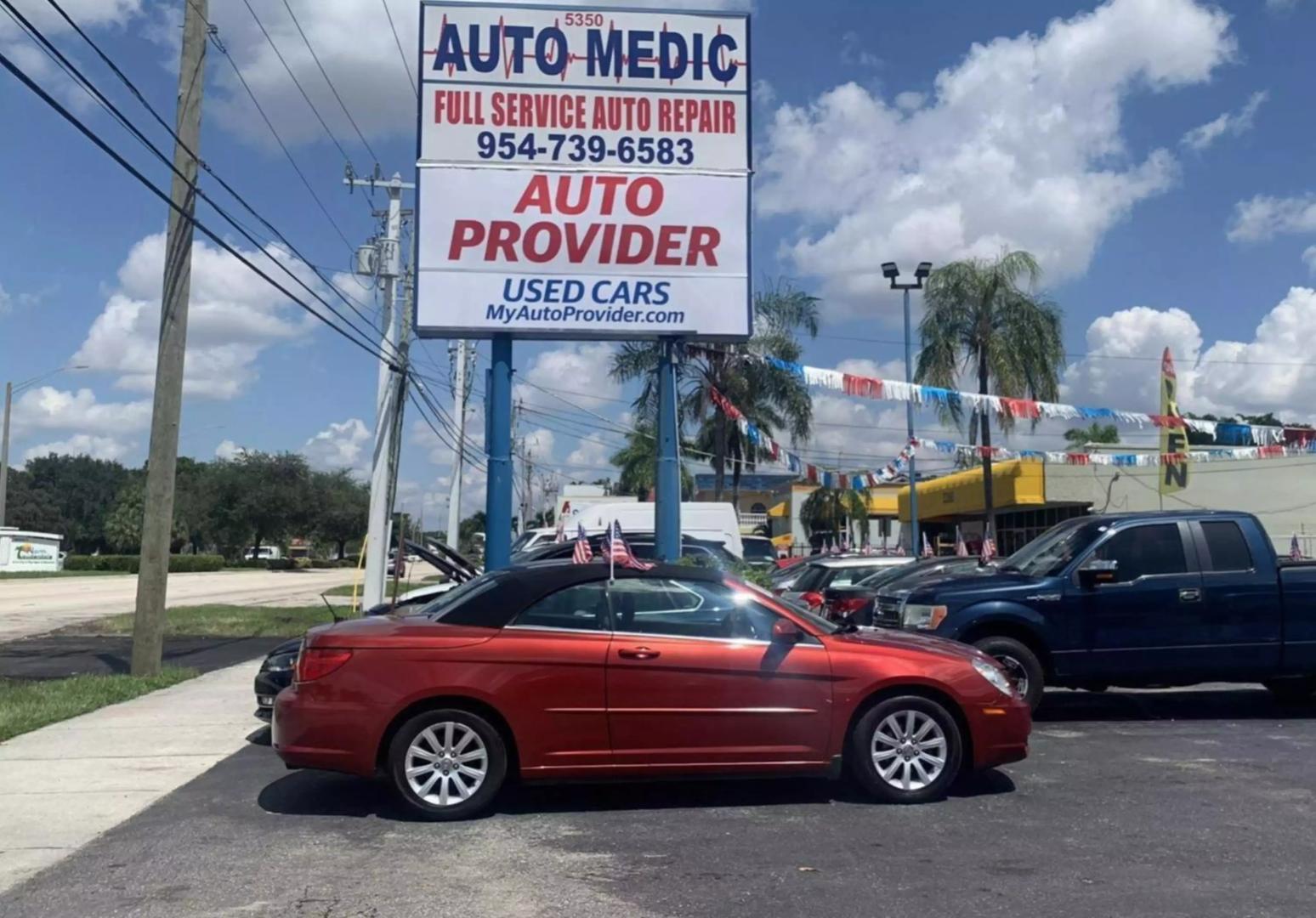 2010 Chrysler Sebring Touring photo 3