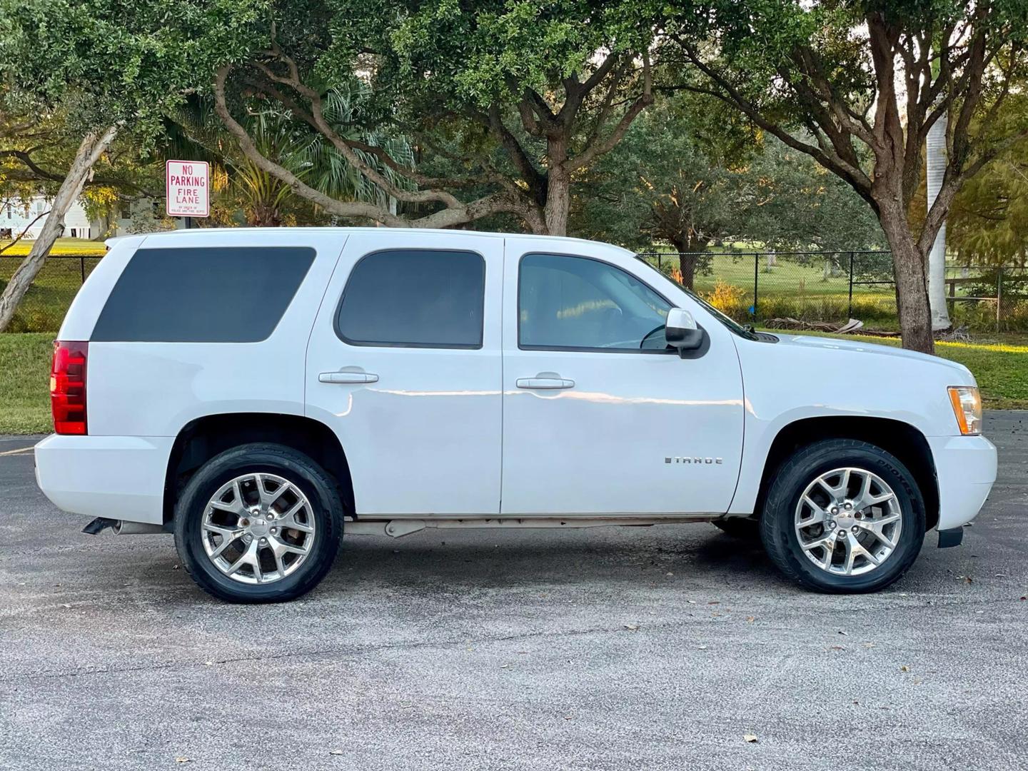 2009 Chevrolet Tahoe LS photo 5