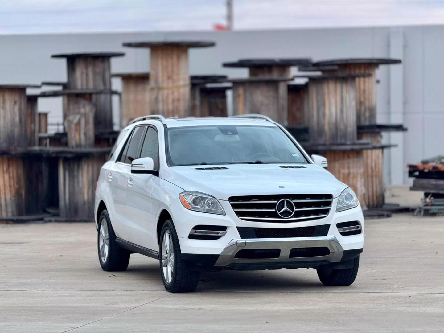 2015 Mercedes-Benz M-Class ML350 photo 3