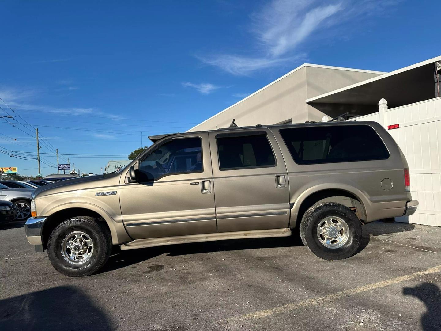 2002 Ford Excursion Limited photo 2