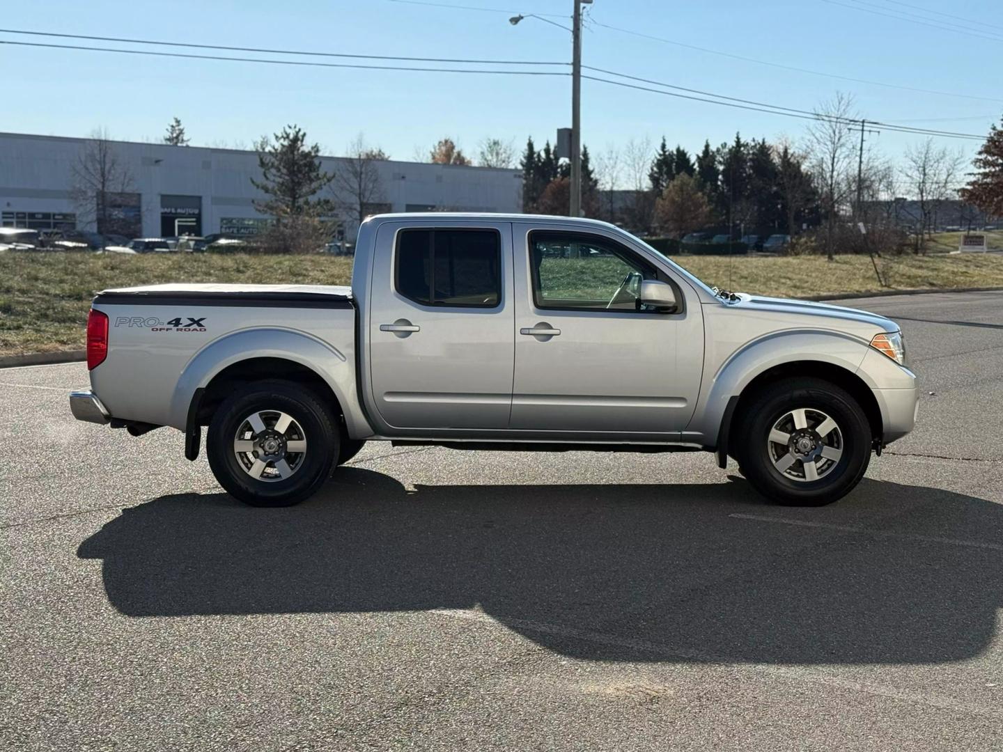 2011 Nissan Frontier PRO-4X photo 3