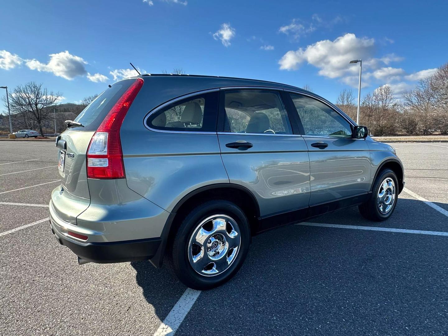 2010 Honda CR-V LX photo 4