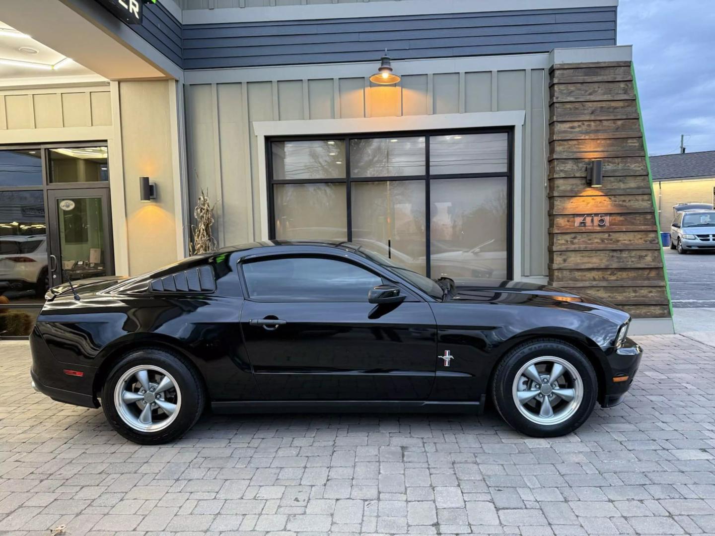 2011 Ford Mustang V6 photo 33