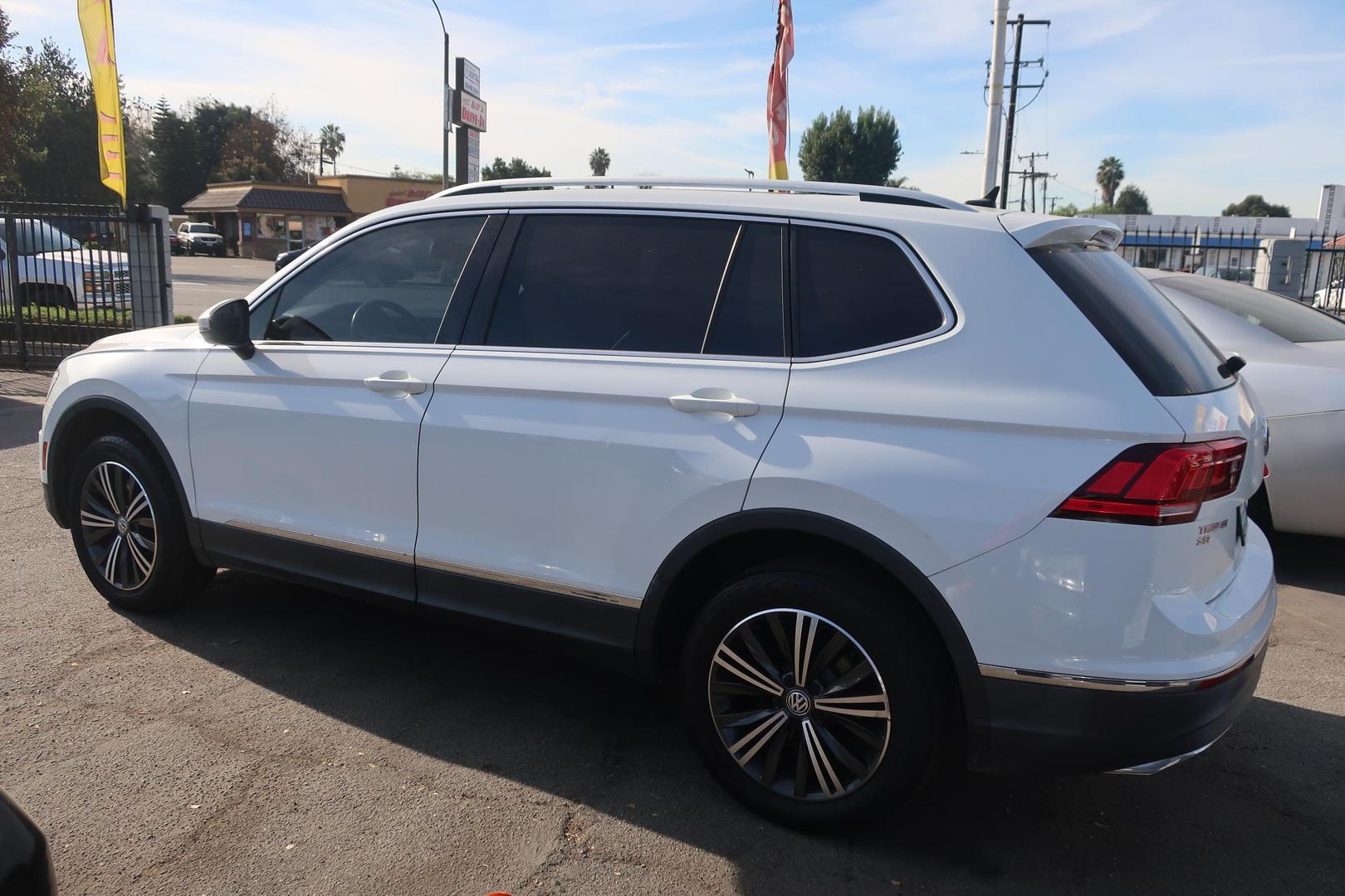 2018 Volkswagen Tiguan SEL photo 5